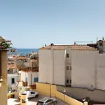 Lets Holidays Big Terrace House With Parking Willa