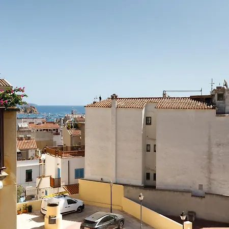 Lets Holidays Big Terrace House With Parking Вилла