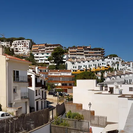 Lets Holidays Big Terrace House With Parking